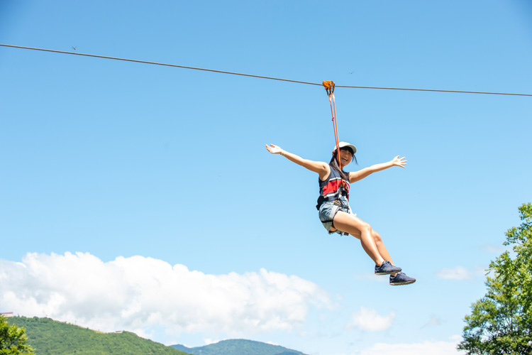 ZIP LINE
